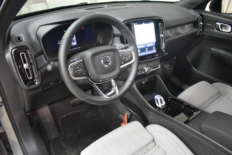 Volvo EX40 - Imagem 3