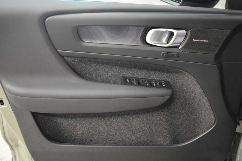 Volvo EX40 - Imagem 13
