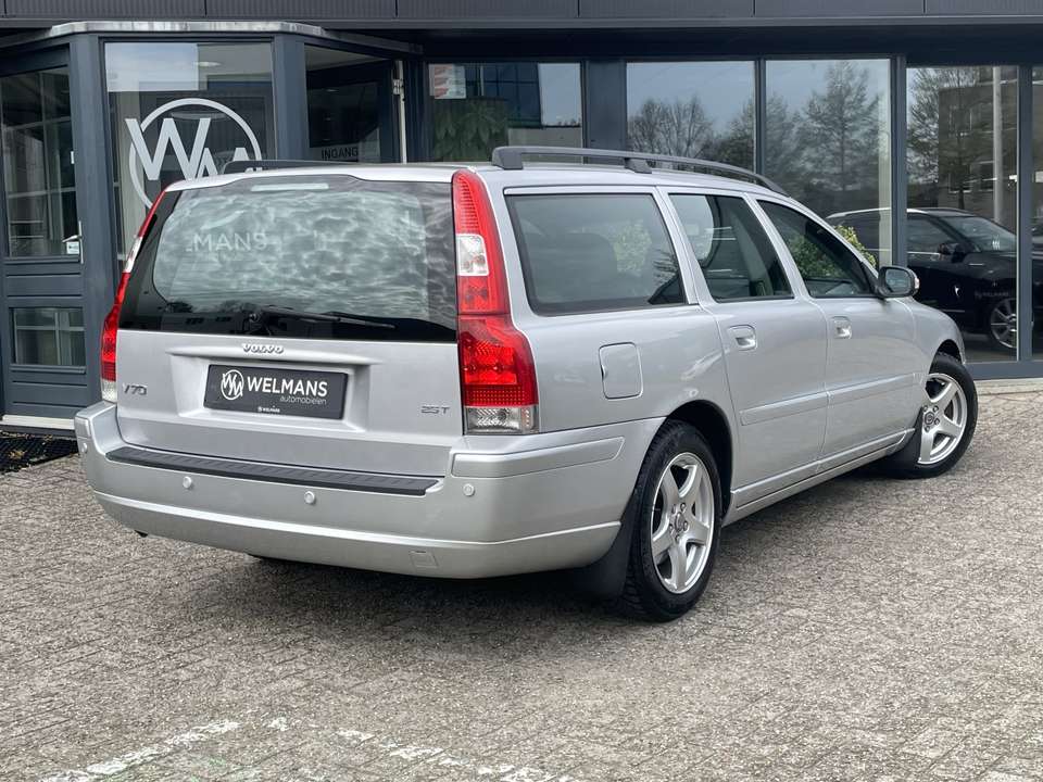 Volvo V70 - Imagem 2