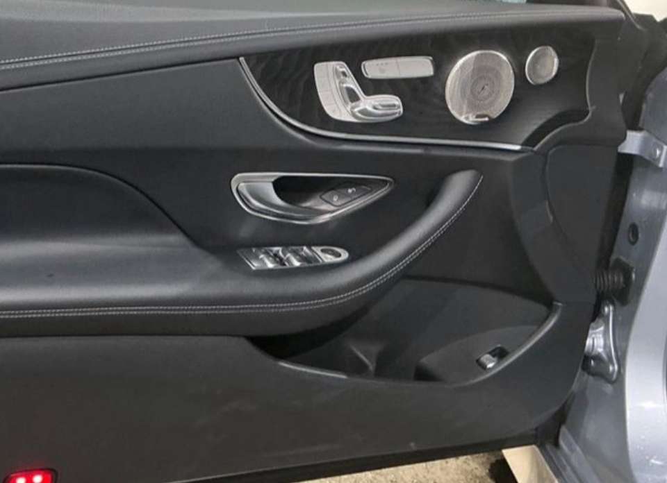 Mercedes-Benz E 300 - Imagem 4