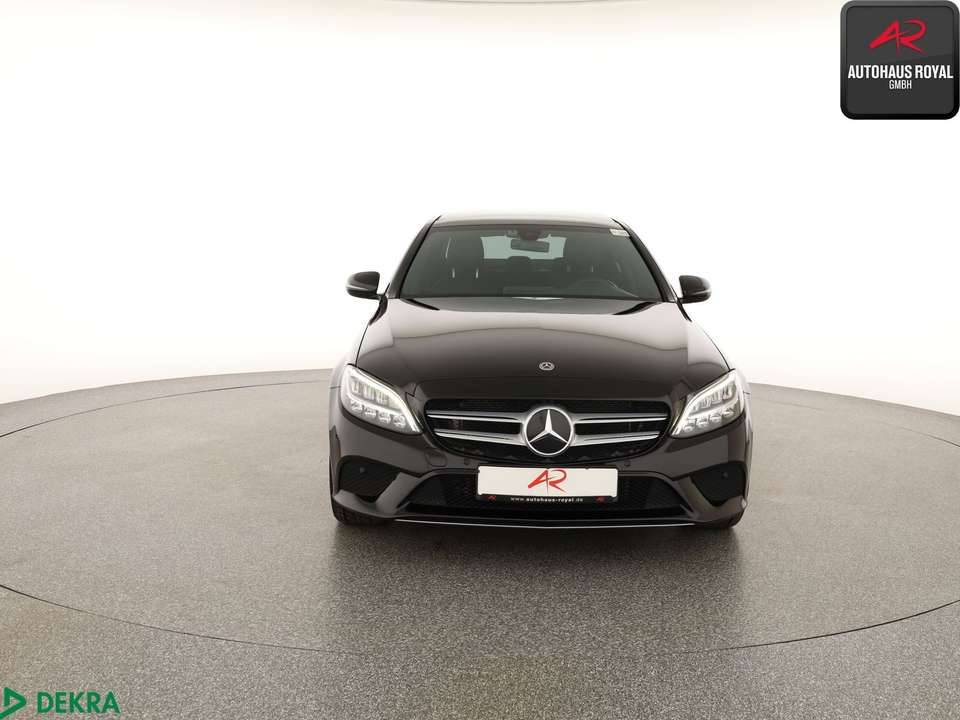 Mercedes-Benz C 200 - Imagem 8