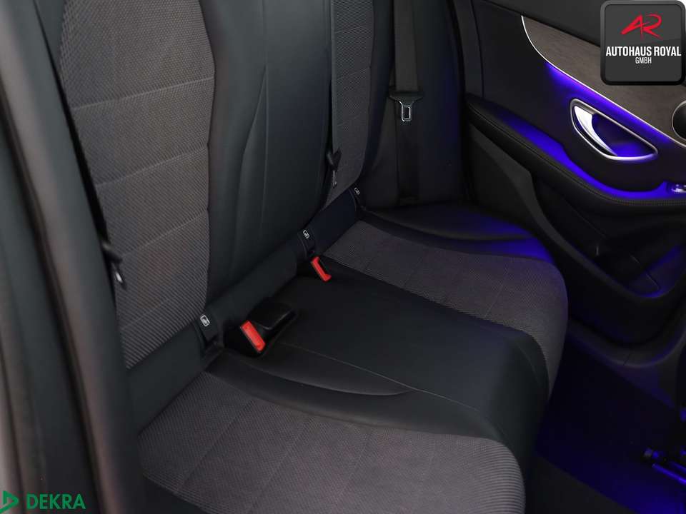 Mercedes-Benz C 200 - Imagem 12