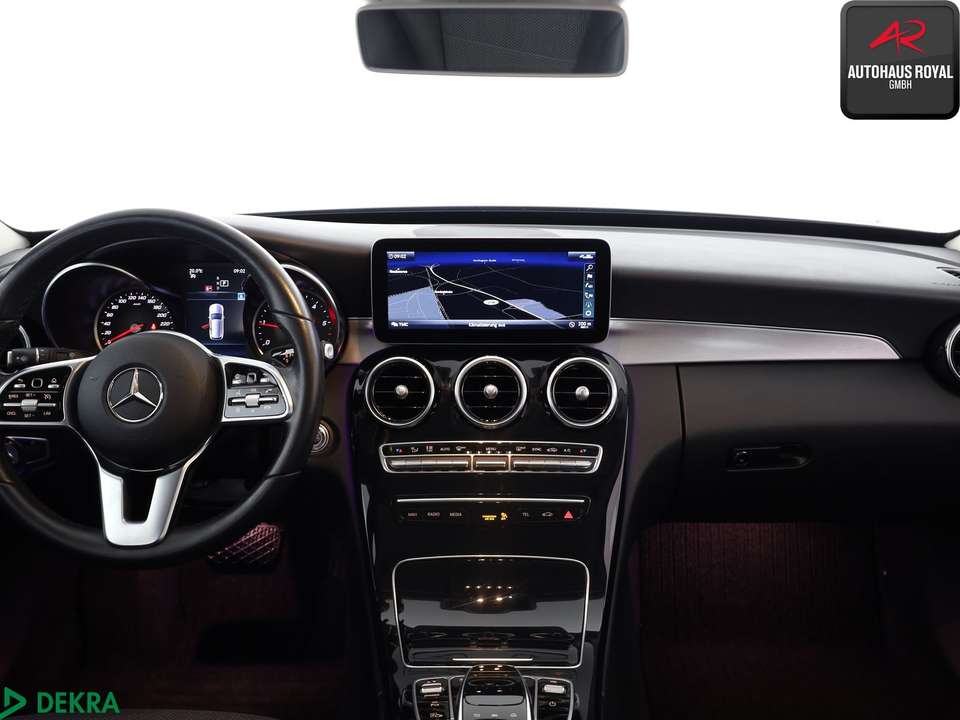 Mercedes-Benz C 200 - Imagem 9