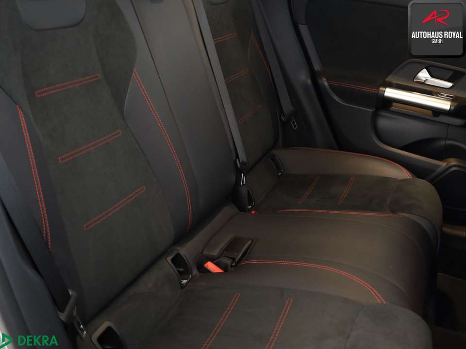 Mercedes-Benz GLA 200 - Imagem 12