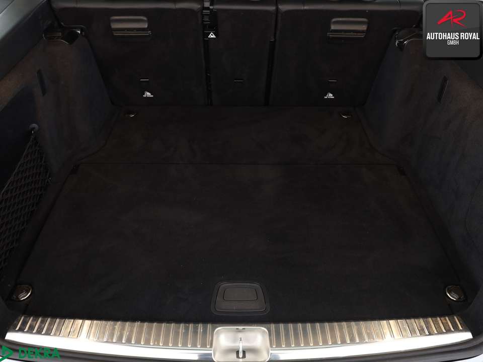 Mercedes-Benz C 200 - Imagem 13