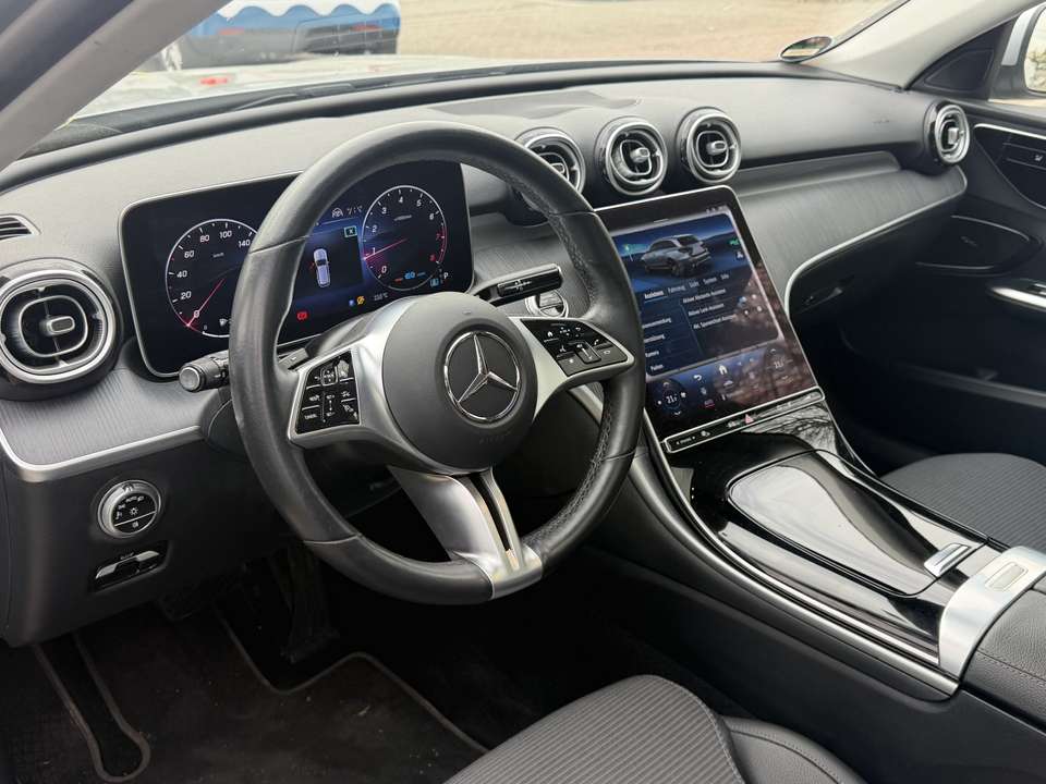 Mercedes-Benz C 200 - Imagem 11