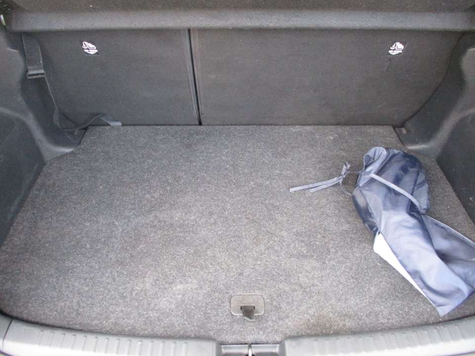 Toyota Yaris - Imagem 9