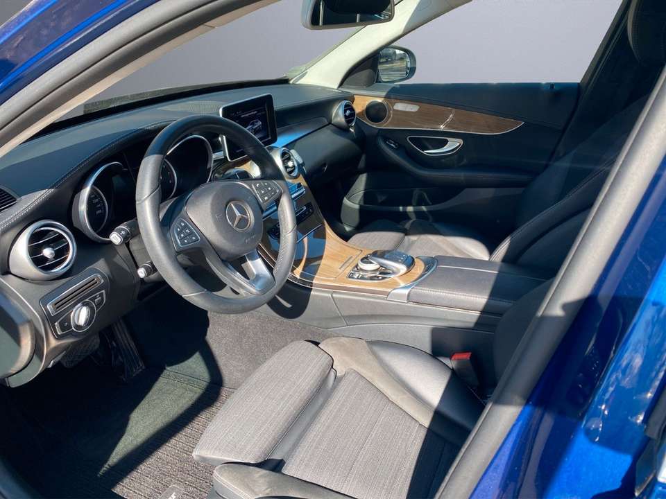 Mercedes-Benz C 180 - Imagem 9