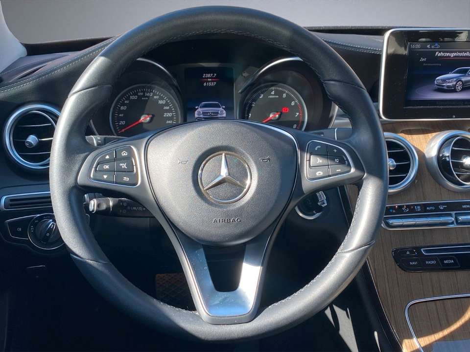 Mercedes-Benz C 180 - Imagem 10