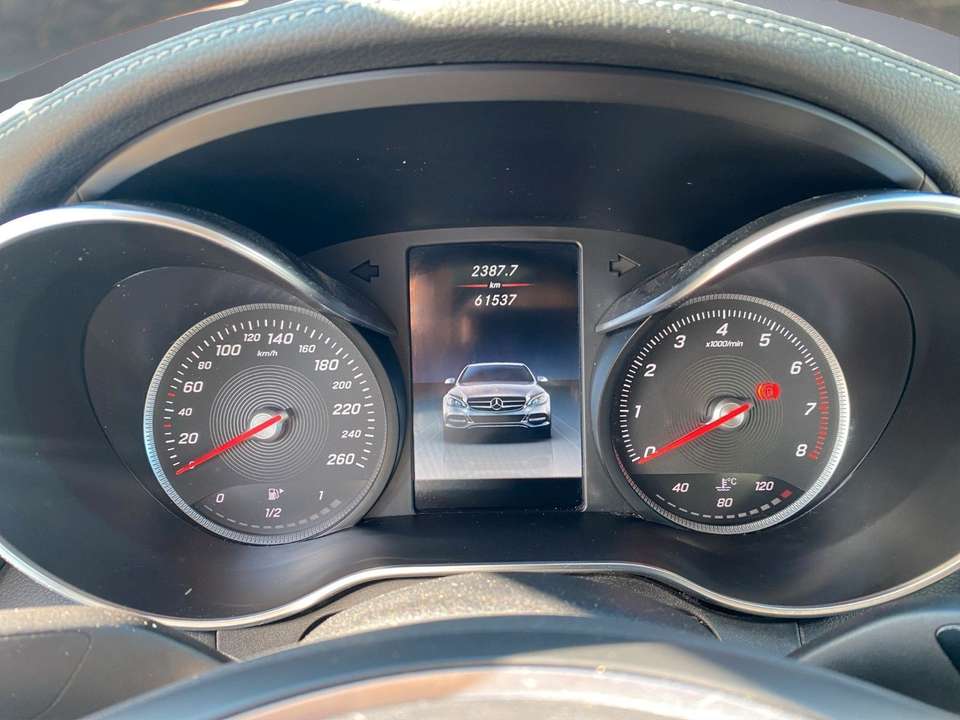 Mercedes-Benz C 180 - Imagem 11