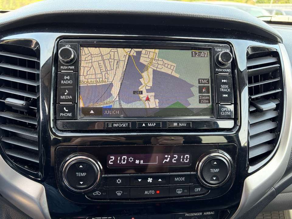 Mitsubishi L200 - Imagem 11