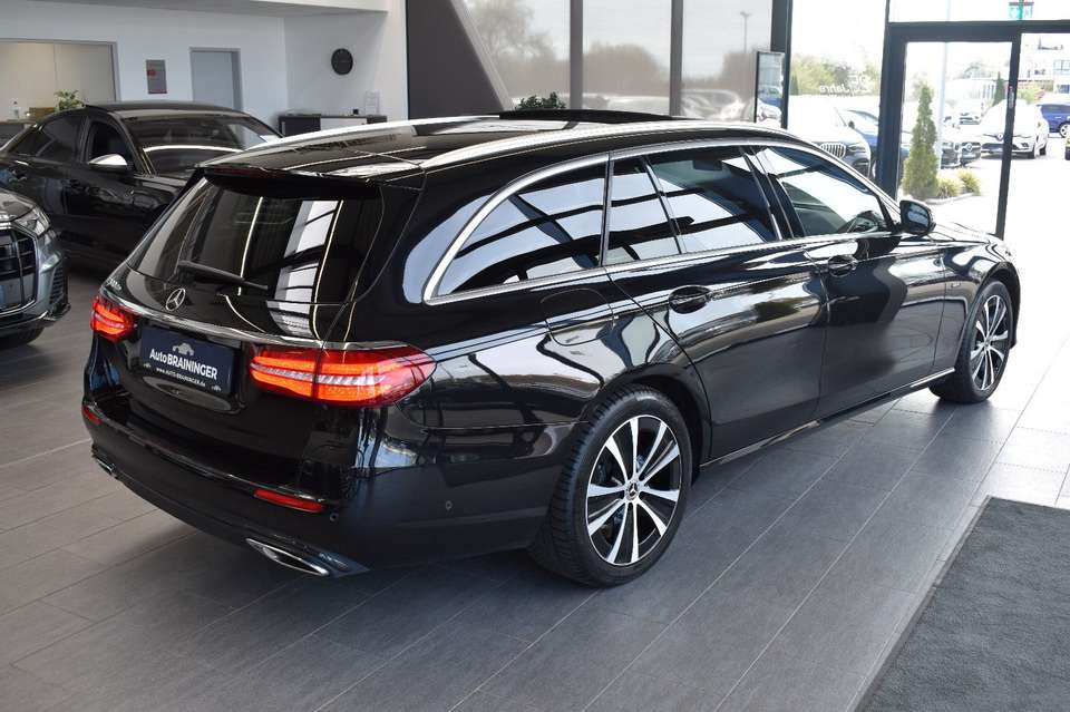 Mercedes-Benz E 300 - Imagem 2