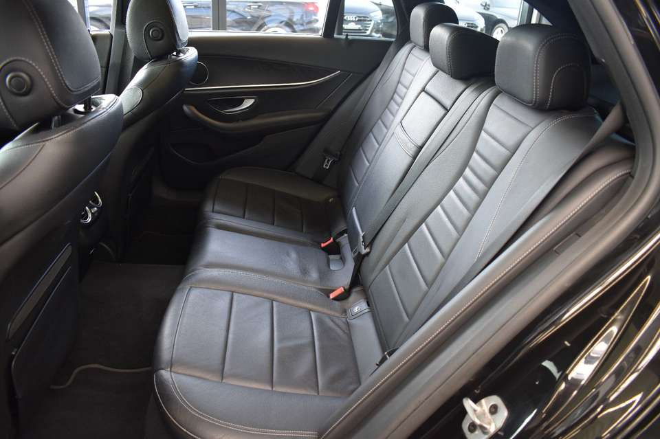 Mercedes-Benz E 300 - Imagem 11