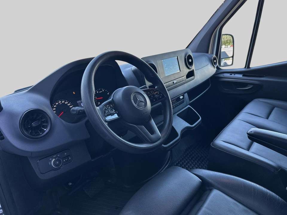 Mercedes-Benz Sprinter - Imagem 11