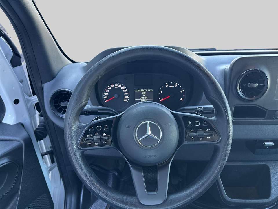 Mercedes-Benz Sprinter - Imagem 12