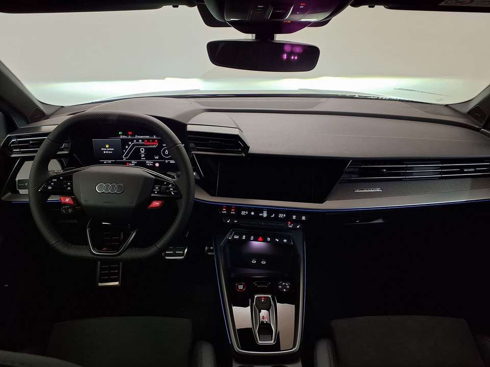 Audi RS3 - Imagem 11