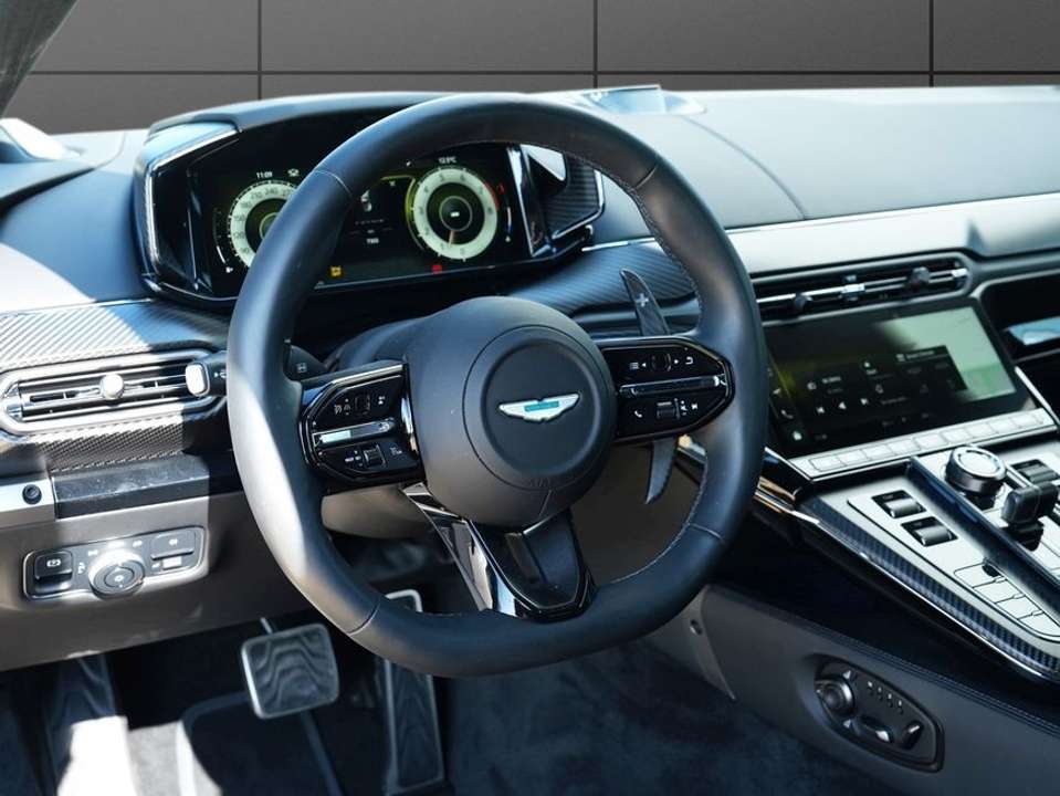 Aston Martin V8 - Imagem 3