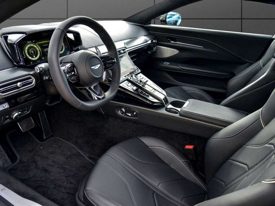 Aston Martin V8 - Imagem 3