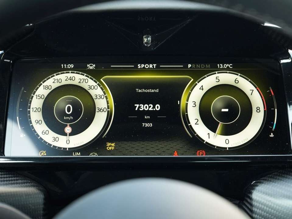 Aston Martin V8 - Imagem 6