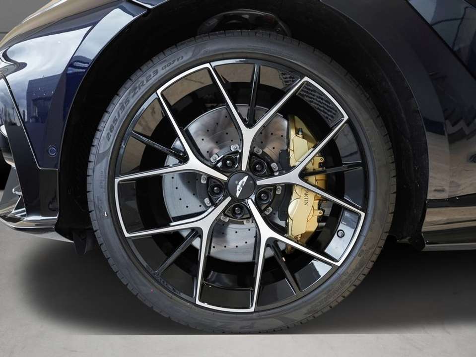 Aston Martin DBX - Imagem 4