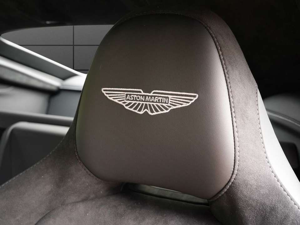 Aston Martin V8 - Imagem 4