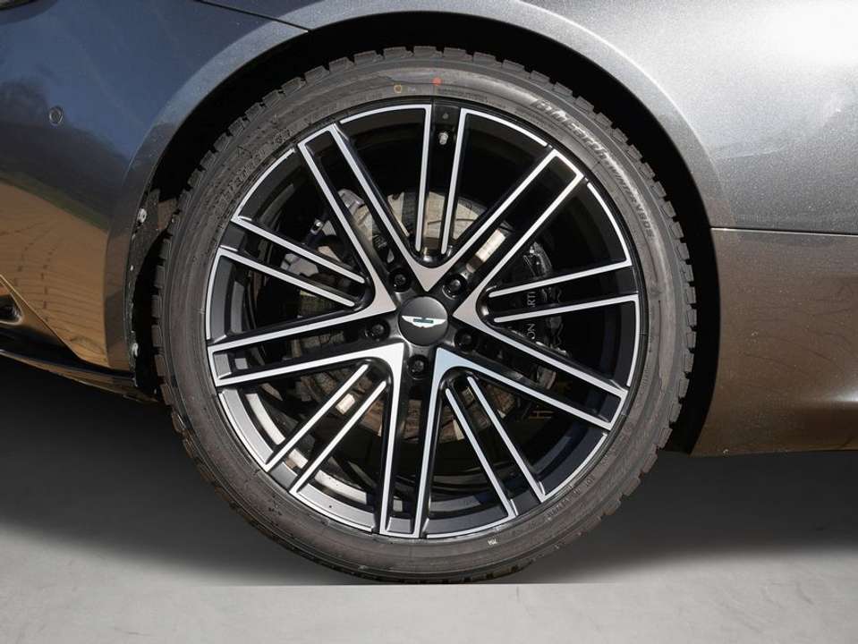 Aston Martin DB12 - Imagem 4