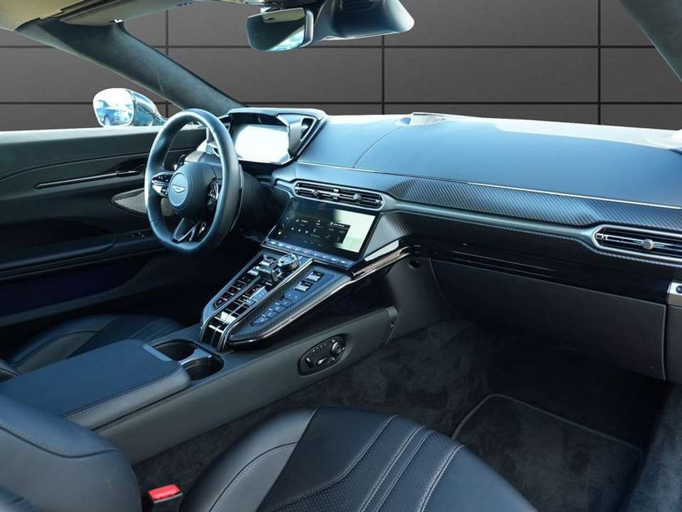 Aston Martin V8 - Imagem 10