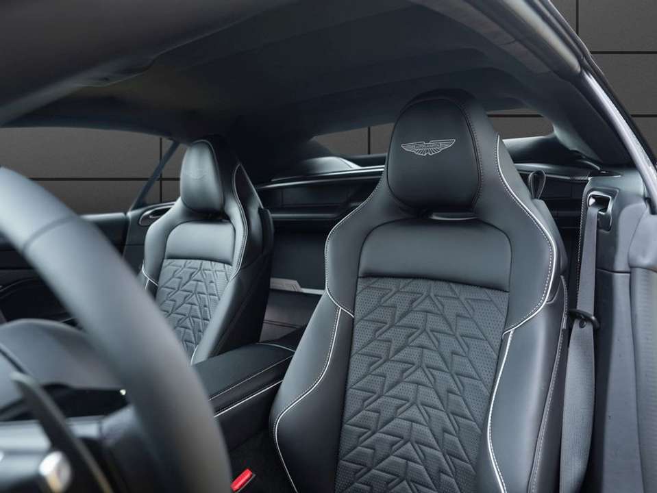 Aston Martin Vanquish - Imagem 12