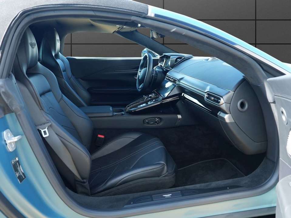 Aston Martin V8 - Imagem 13