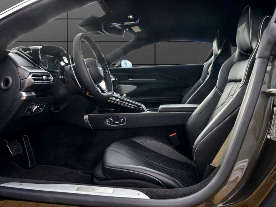 Aston Martin V8 - Imagem 11