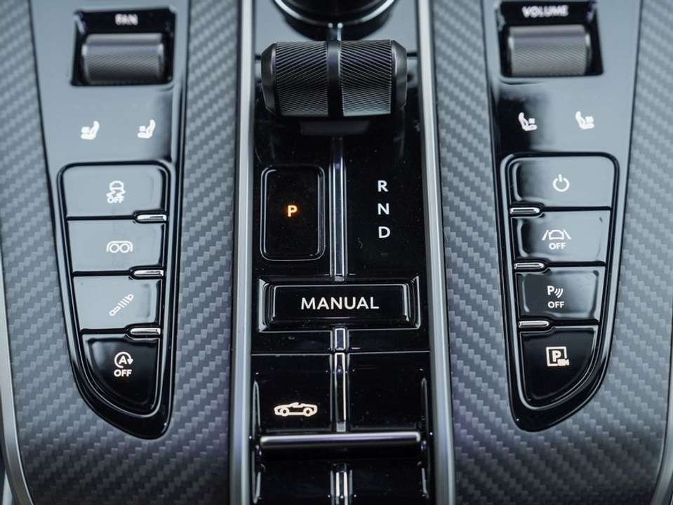 Aston Martin Vanquish - Imagem 14