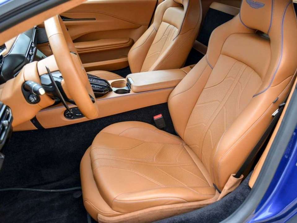 Aston Martin V8 - Imagem 11