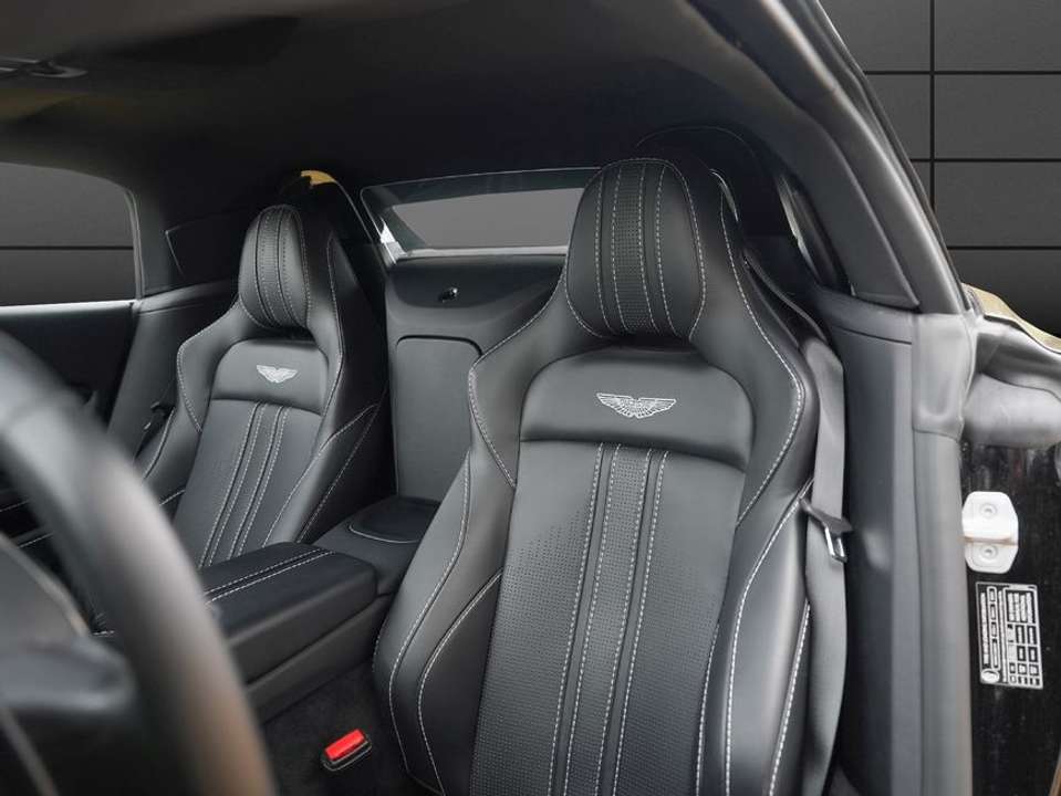 Aston Martin V8 - Imagem 14