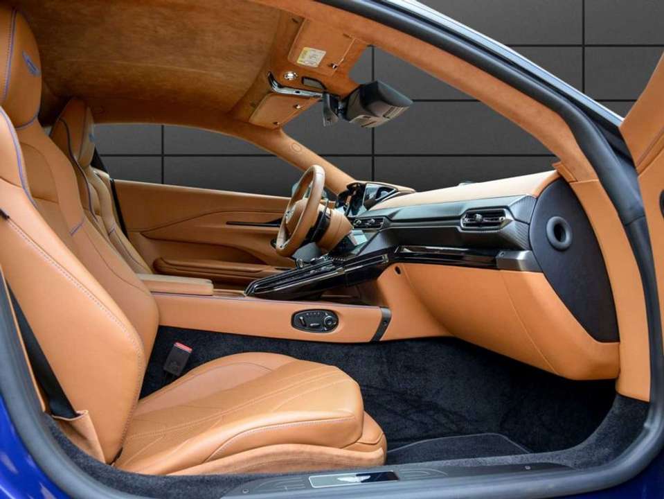 Aston Martin V8 - Imagem 12