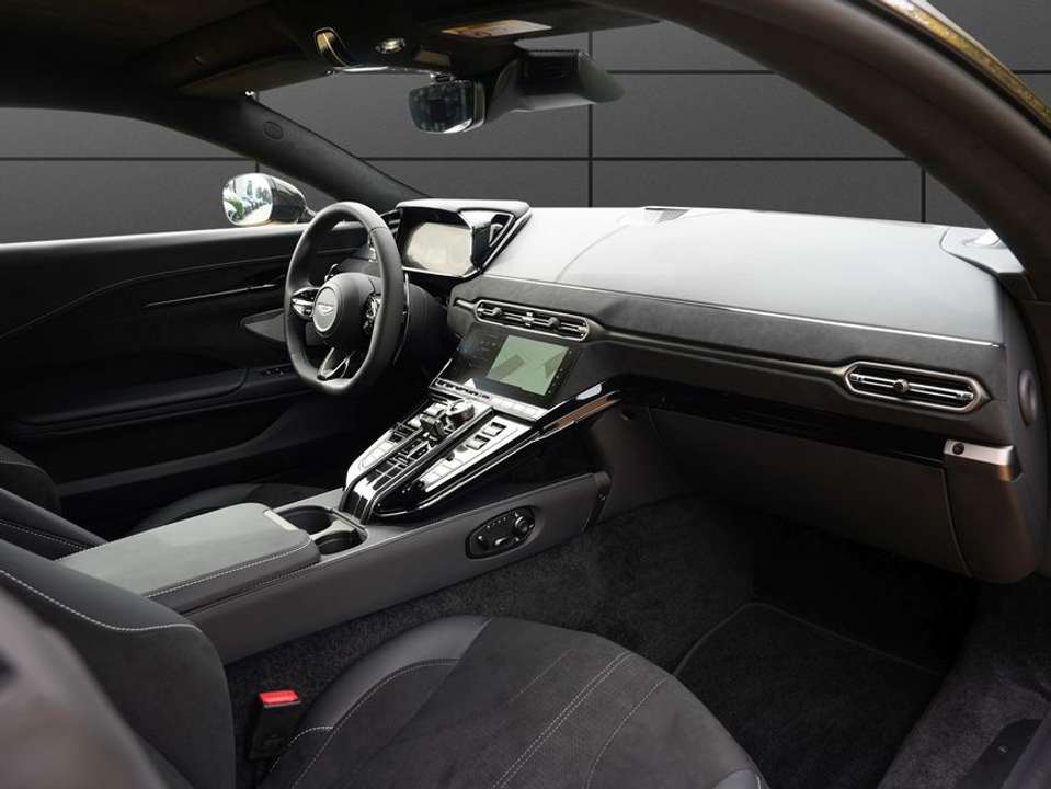 Aston Martin V8 - Imagem 13