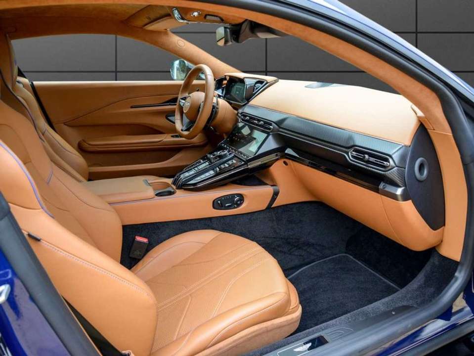 Aston Martin V8 - Imagem 13