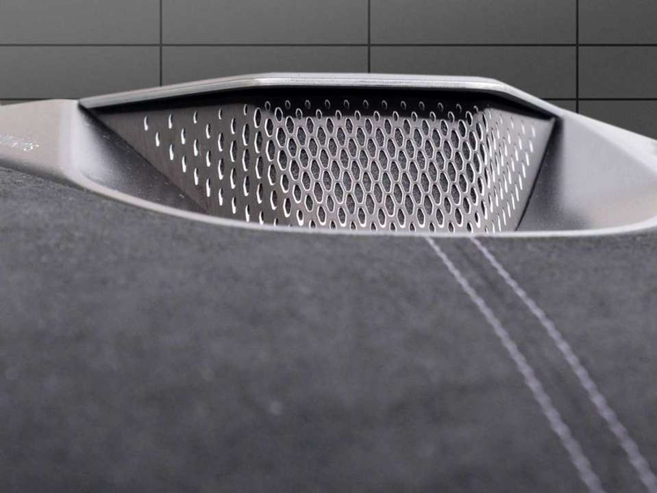 Aston Martin Vanquish - Imagem 13