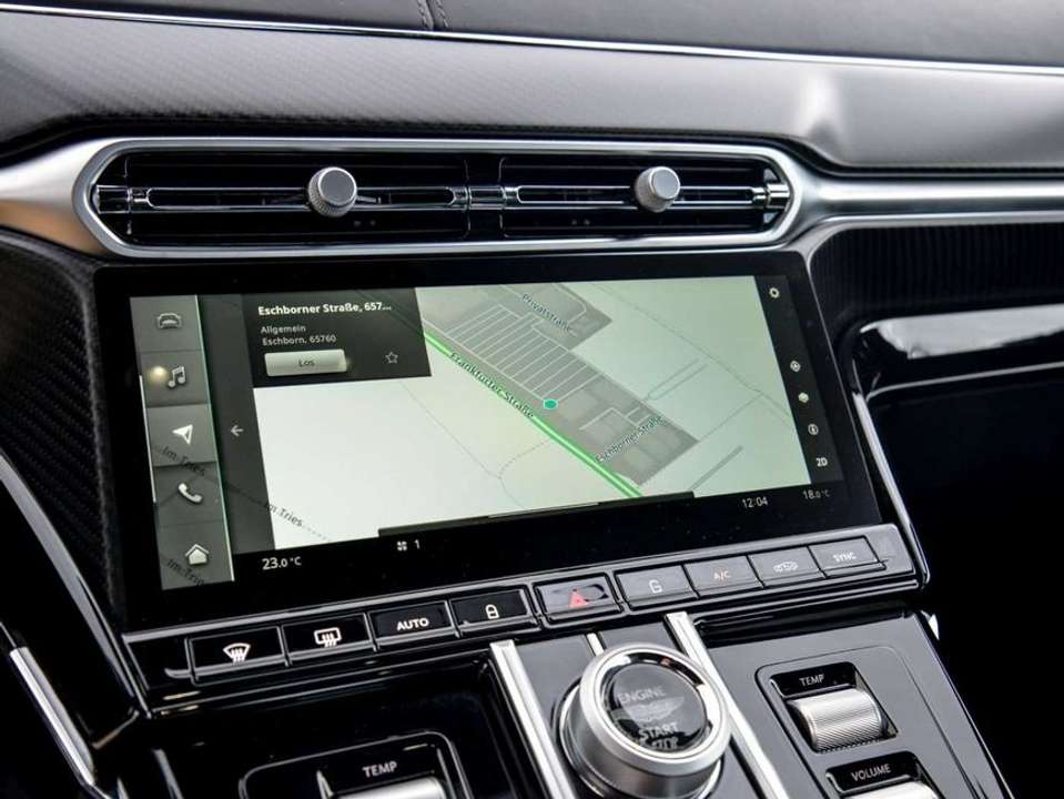 Aston Martin V8 - Imagem 15