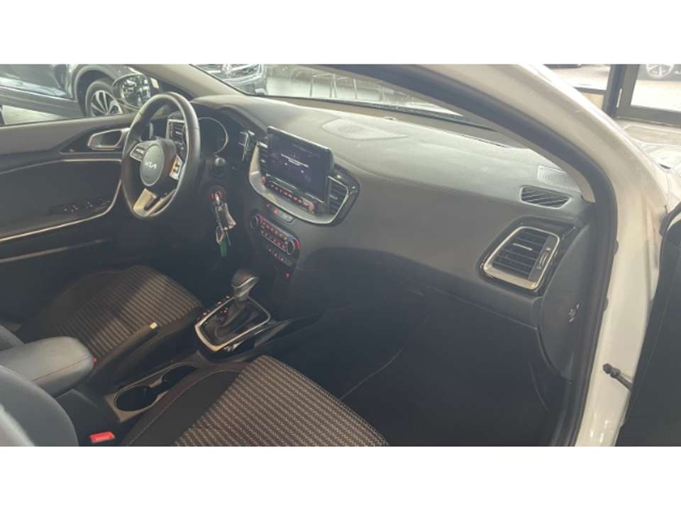 Kia Ceed SW / cee'd SW - Imagem 13