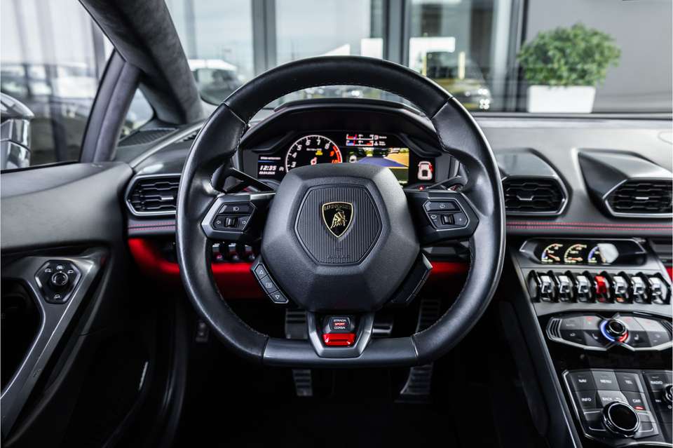 Lamborghini Huracán - Imagem 11