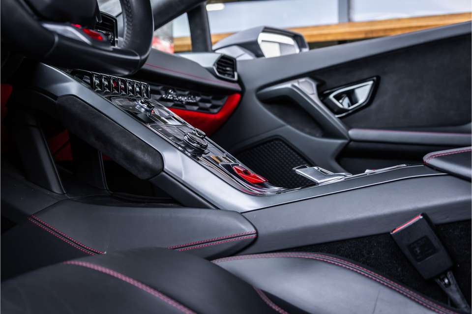 Lamborghini Huracán - Imagem 18