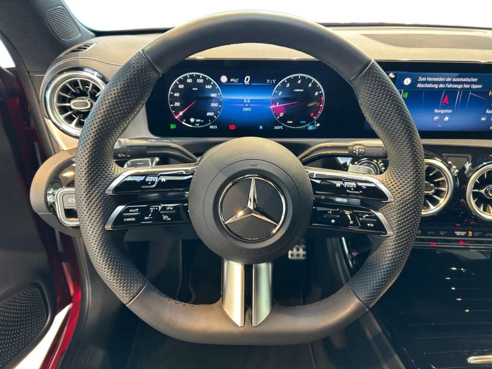 Mercedes-Benz CLA 200 - Imagem 11