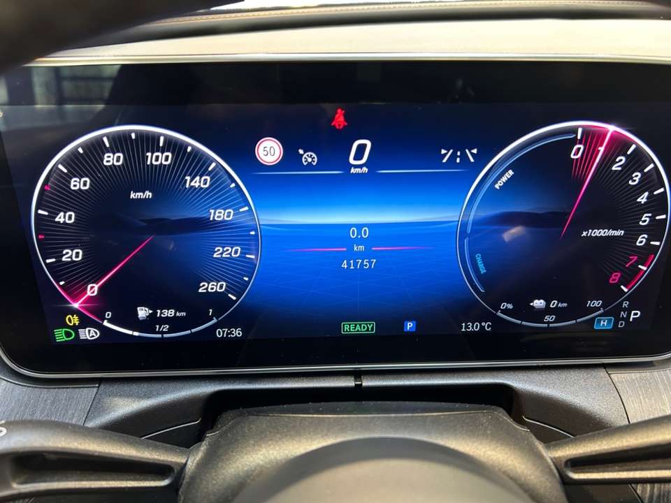 Mercedes-Benz C 300 - Imagem 11