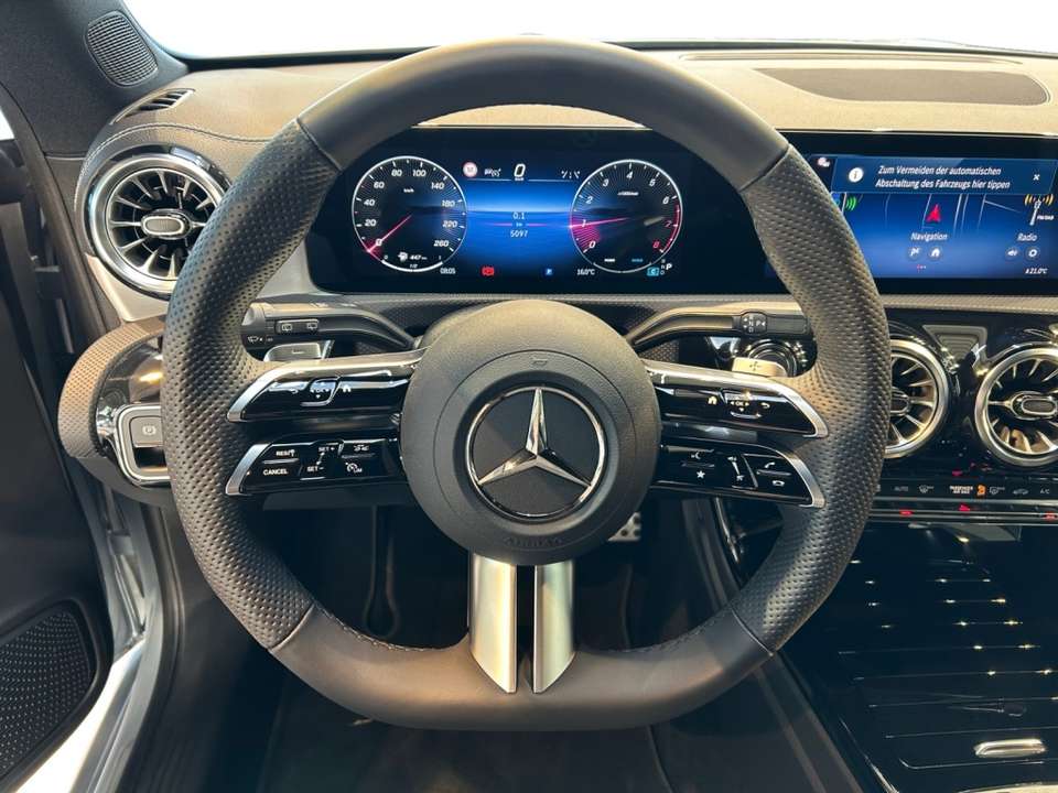 Mercedes-Benz CLA 200 - Imagem 11