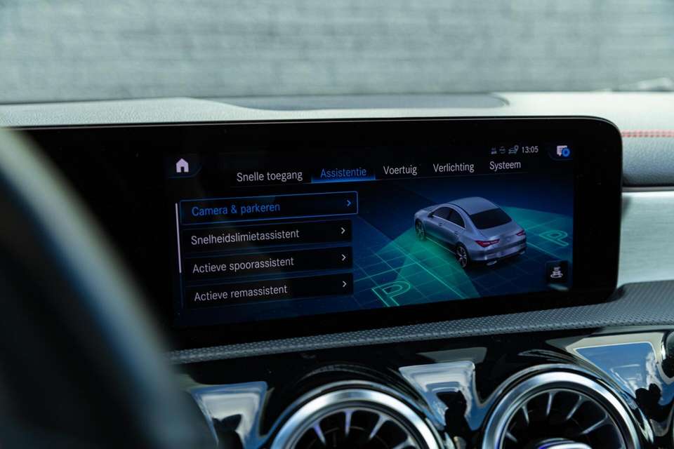 Mercedes-Benz CLA 200 - Imagem 13