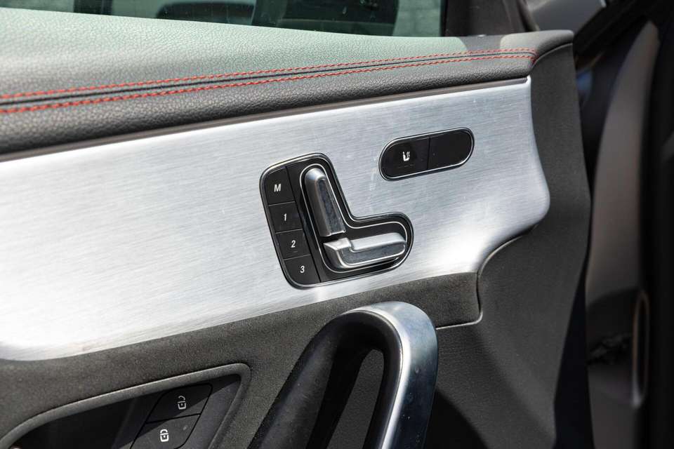 Mercedes-Benz CLA 200 - Imagem 14