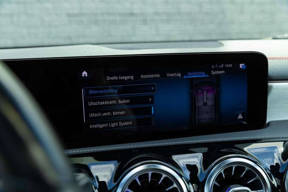 Mercedes-Benz CLA 200 - Imagem 16