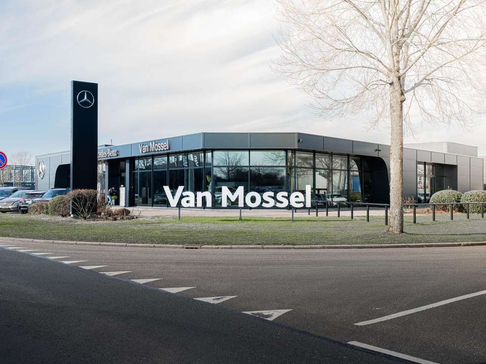 Mercedes-Benz E 300 - Imagem 12