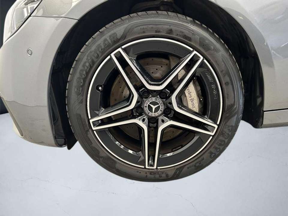 Mercedes-Benz E 300 - Imagem 4