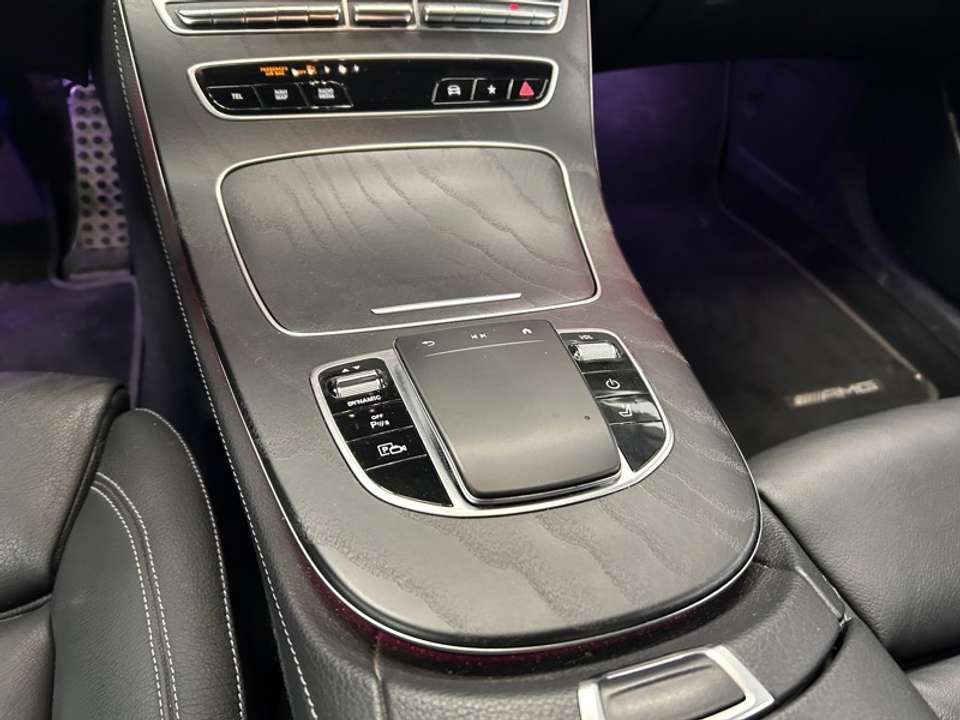 Mercedes-Benz E 300 - Imagem 9